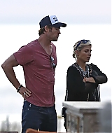 064.jpg